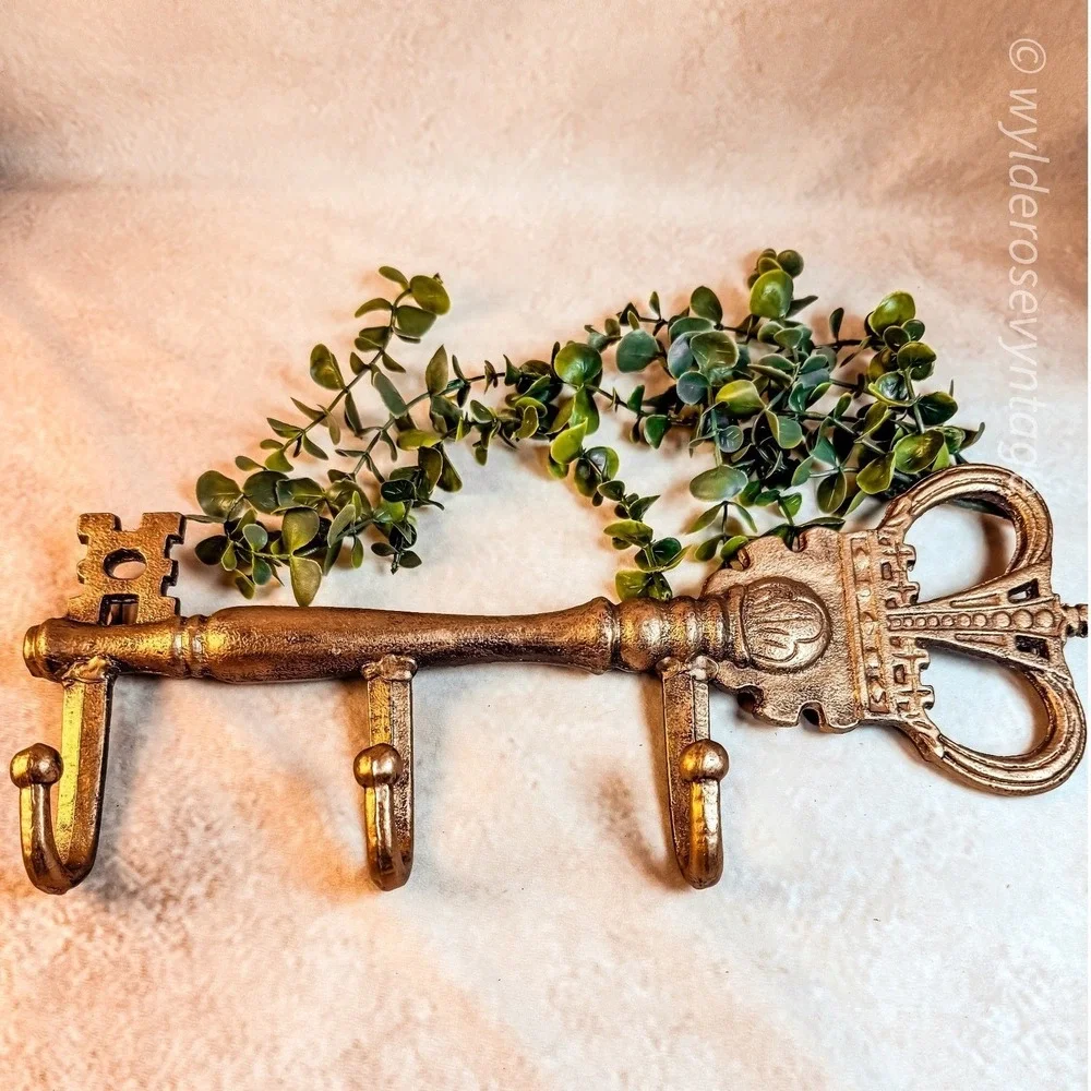 Ornate Skeleton Key Wall‎ Hanging Coat Rack